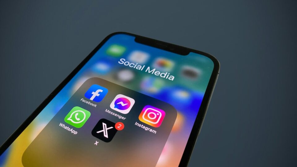 politica-no-whatsapp:-quando-o-grupo-de-amigos-vira-ringue-virtual