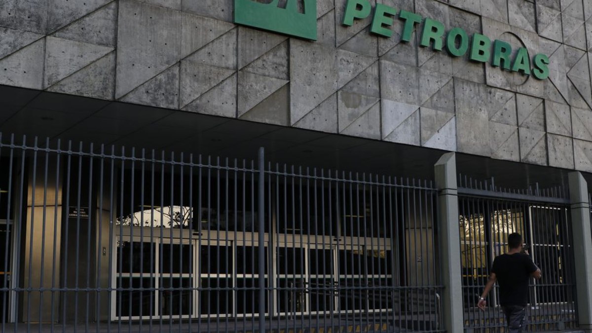 petrobras-distribui-bilhoes-a-acionistas;-veja-o-valor