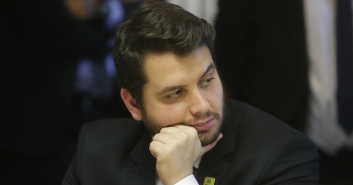 ex-assessor-de-bolsonaro-pede-a-moraes-permissao-para-circular-por-brasilia-sem-punicao