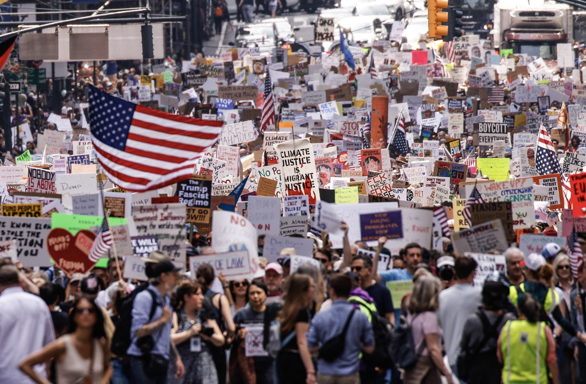 trump-e-alvo-de-protestos-em-varias-cidades-dos-eua