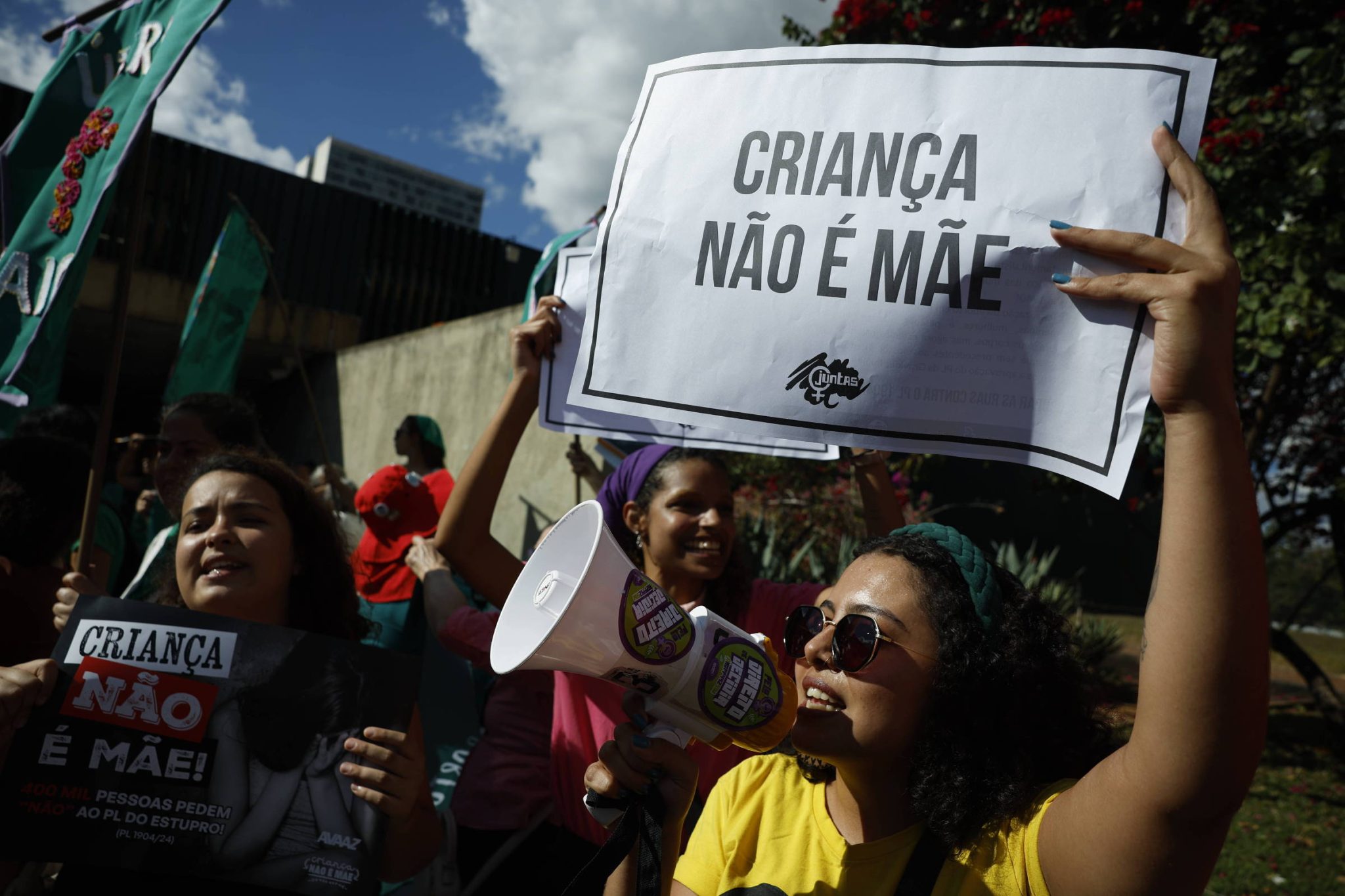 nova-estrategia-antiaborto-no-congresso-preve-punir-medicos-e-poupar-gestantes