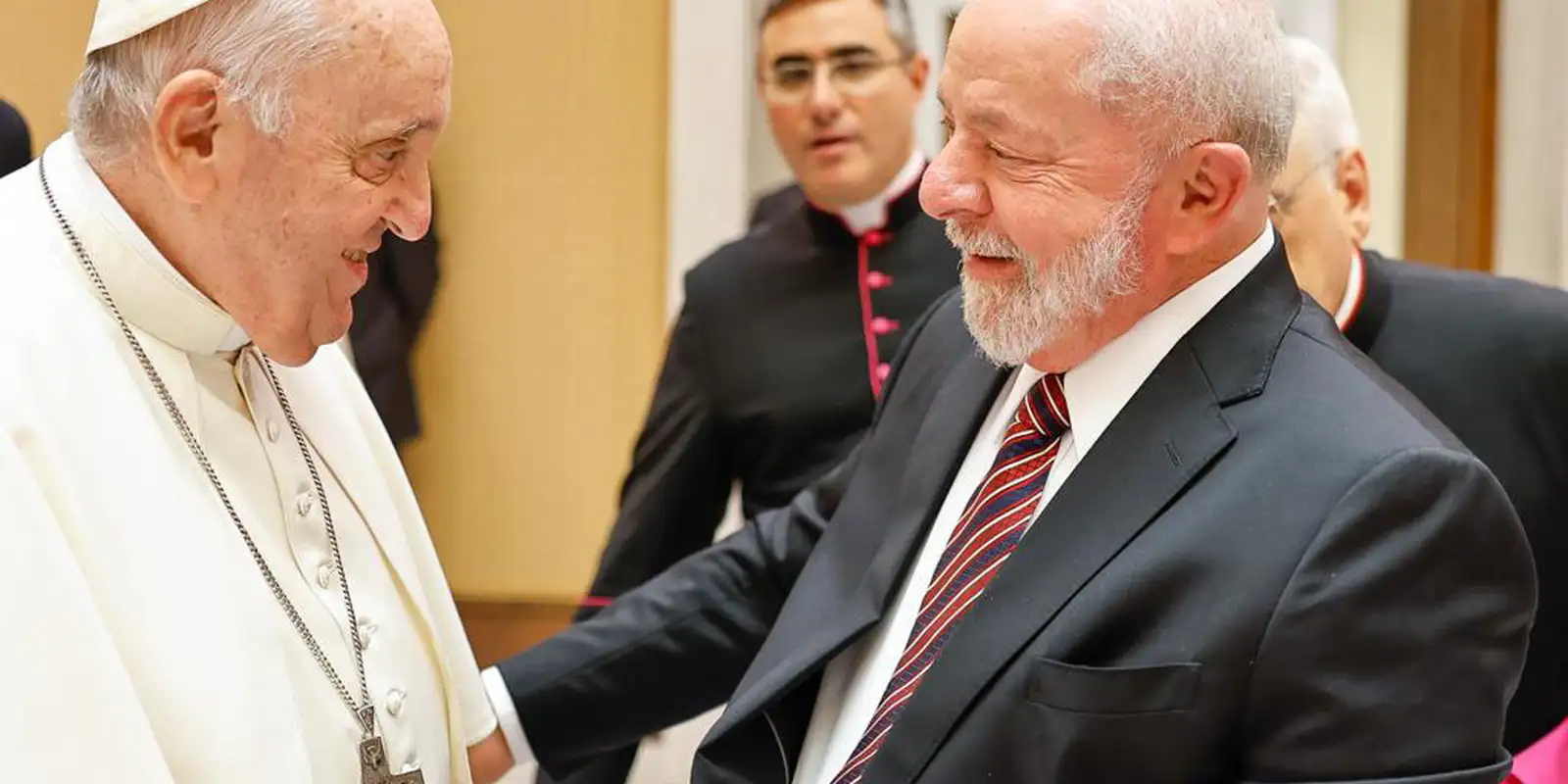 lula-decreta-luto-oficial-de-sete-dias-pela-morte-do-papa-francisco