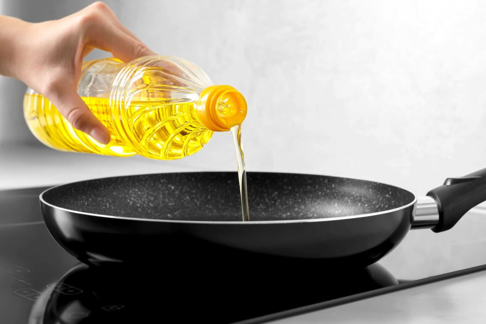 oleo-de-cozinha-comum-relacionado-com-cancer-agressivo-—-entenda-por-que