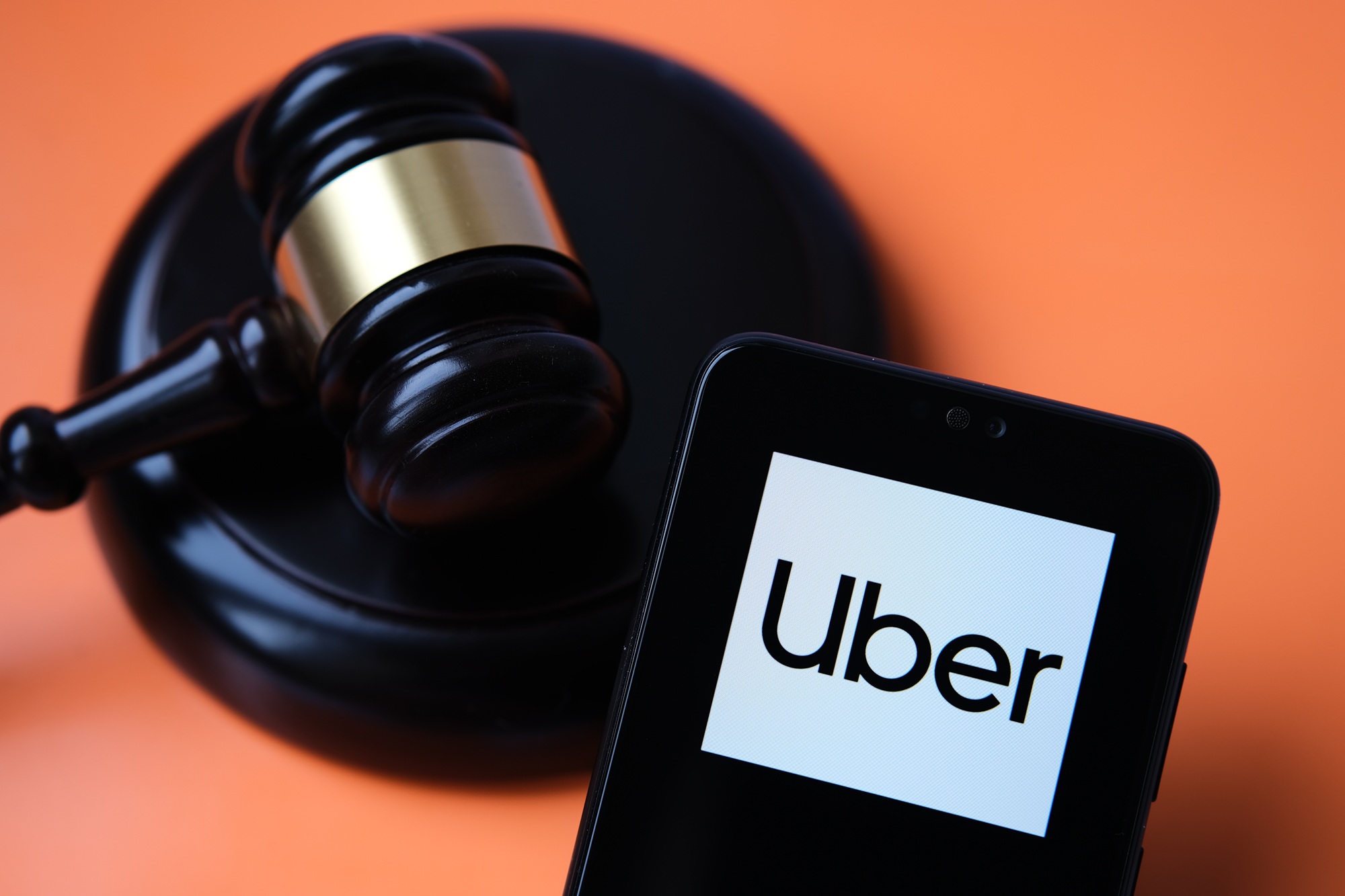 uber-e-acusada-de-cobrar-assinatura-sem-consentimento-de-usuarios