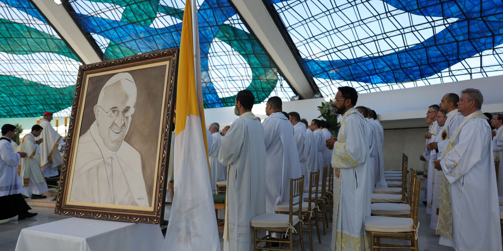 brasilienses-homenageiam-papa-francisco-nos-65-anos-da-capital