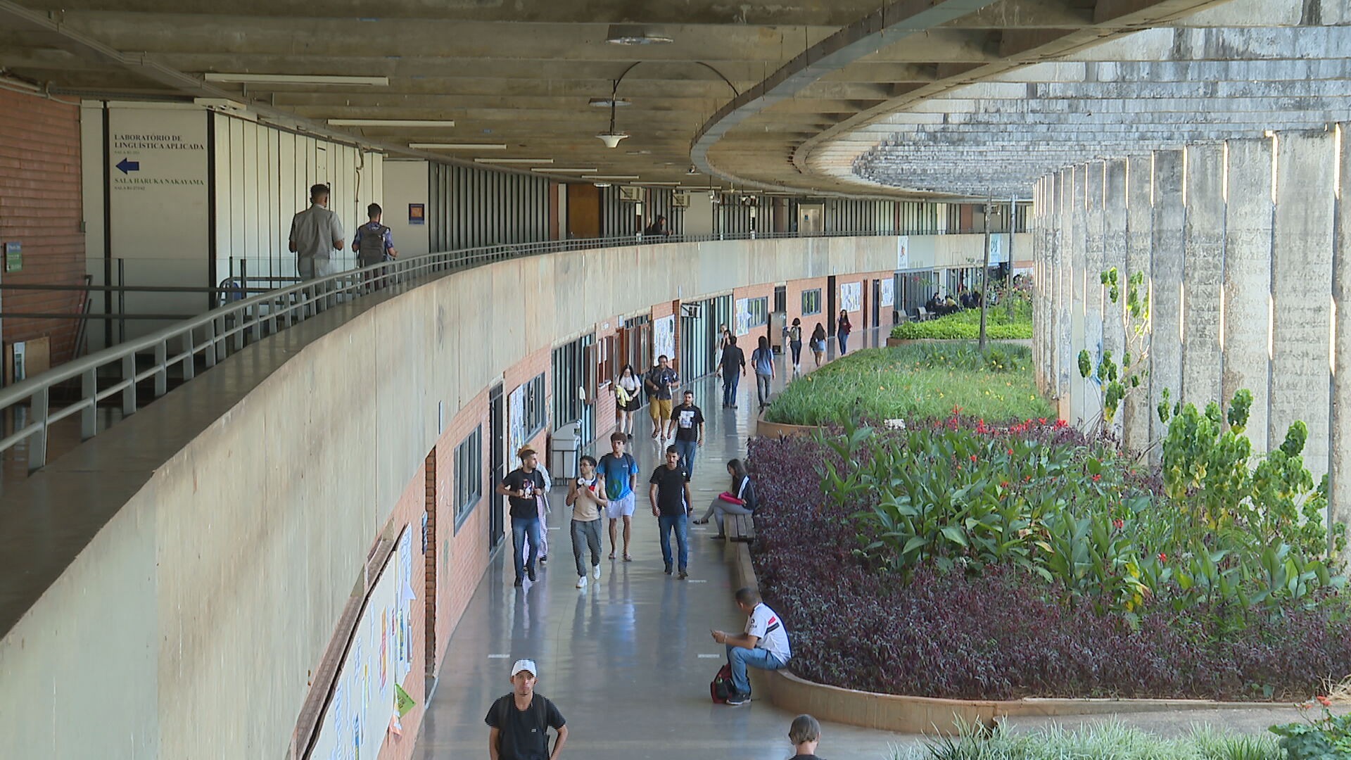 unb-volta-as-aulas-com-greve-de-servidores-tecnico-administrativos