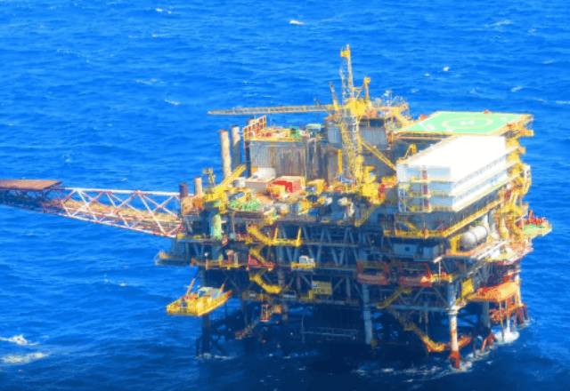 incendio-em-plataforma-de-petroleo-na-bacia-de-campos-deixa-ao-menos-14-feridos