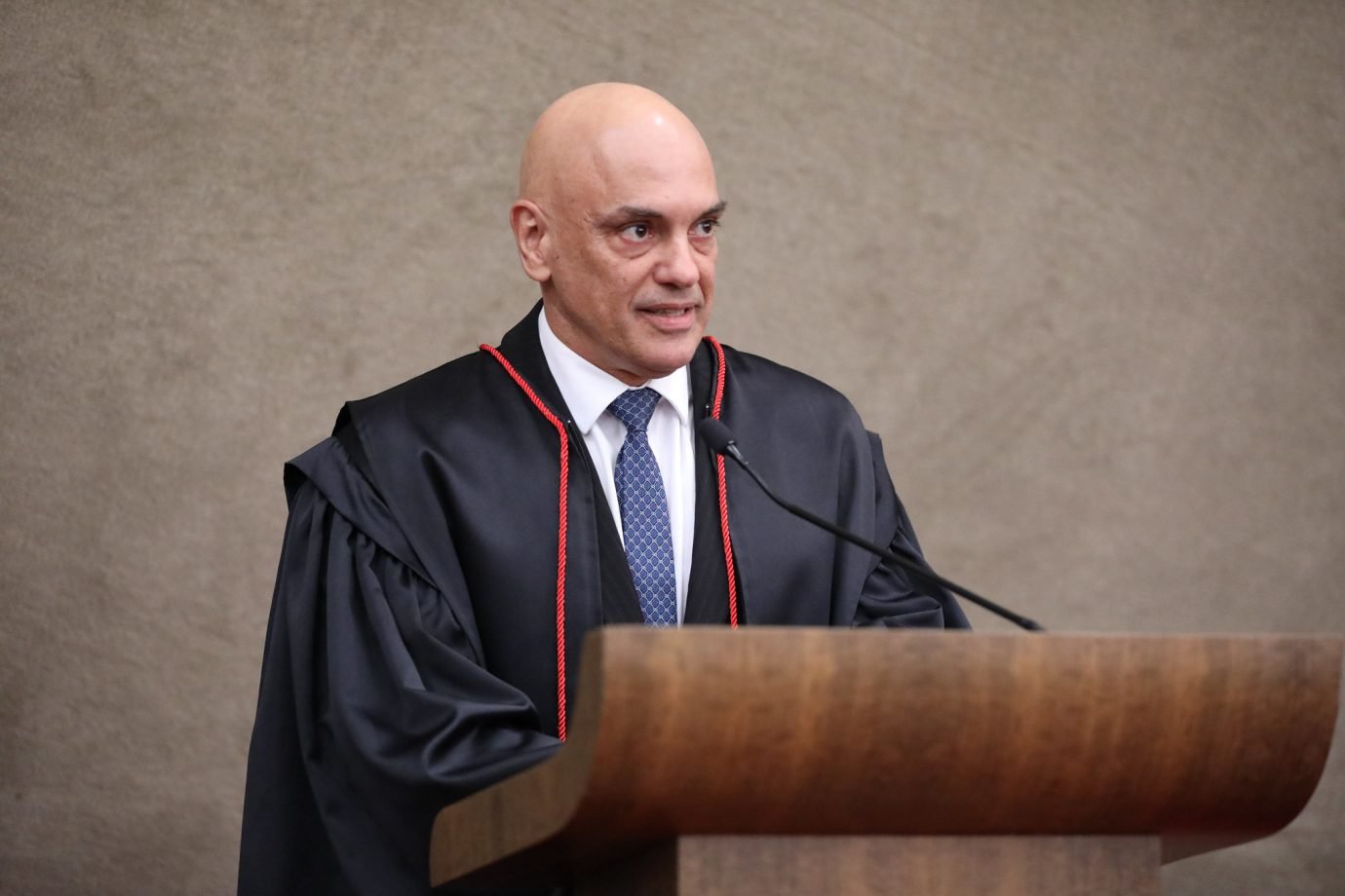 moraes-vota-pela-rejeicao-de-suspeicao-e-pedidos-de-anulacao-de-defesas-do-nucleo-2