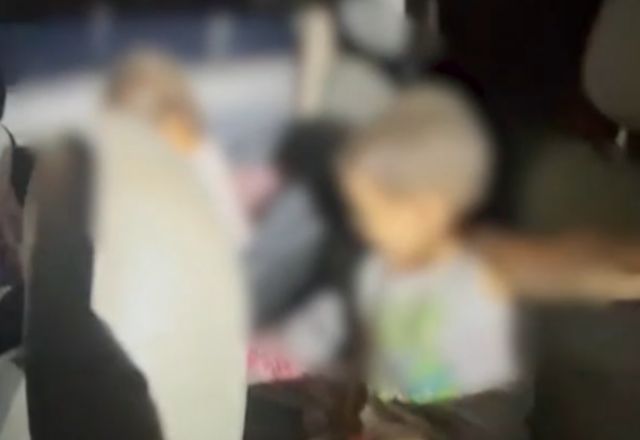 pai-deixa-filhos-de-1-e-3-anos-dentro-de-carro-para-ir-em-bar-no-df