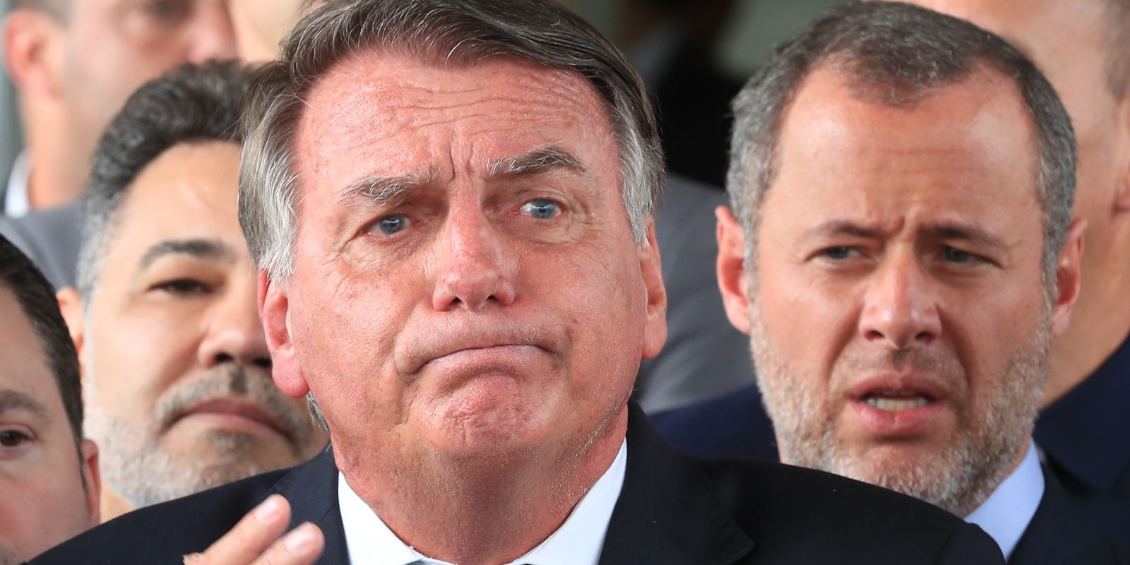golpe:-apos-live-na-uti,-stf-intima-bolsonaro-em-hospital-de-brasilia