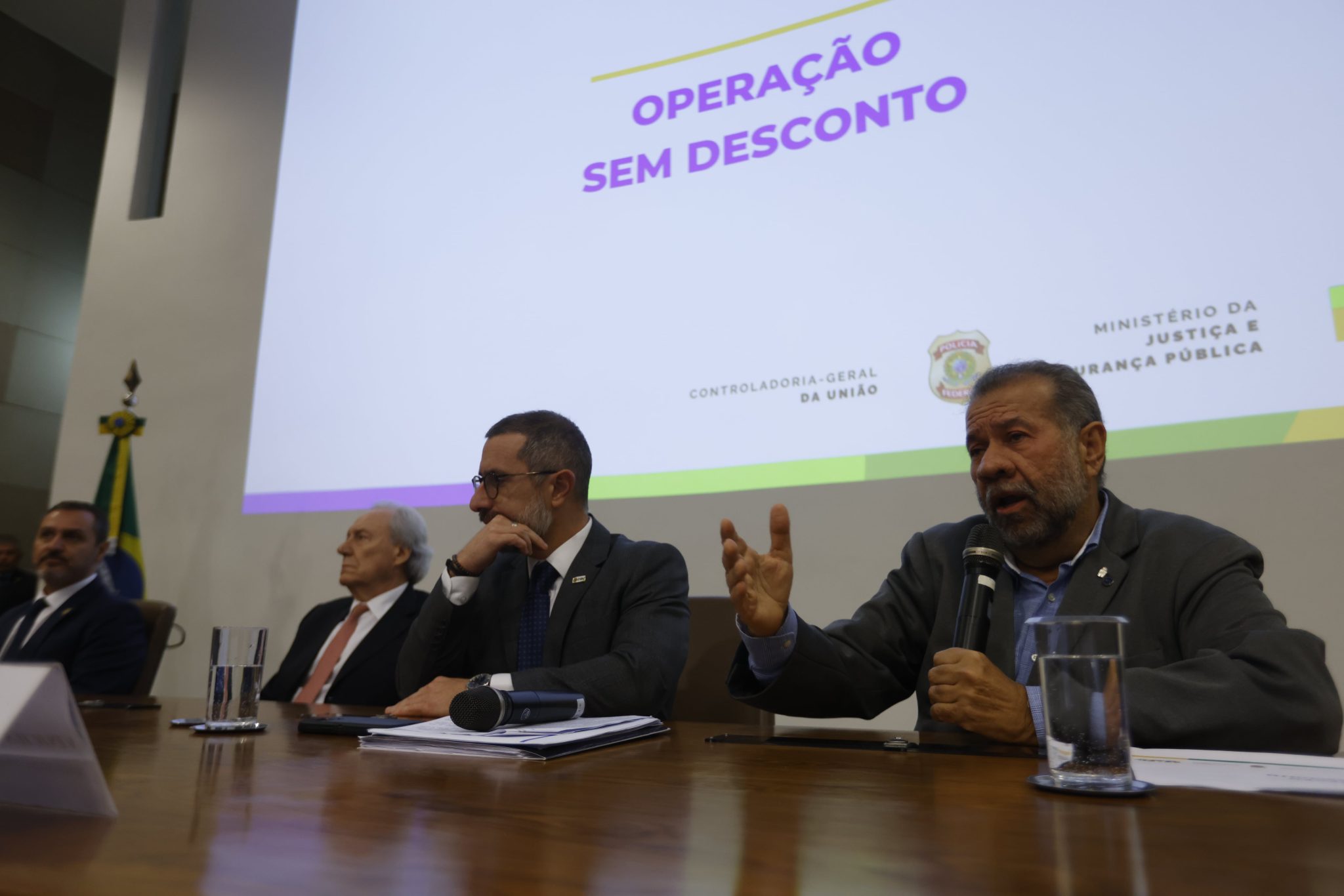 ‘roubo-bilionario-no-inss,-enquanto-comitiva-se-prepara-para-viagem-a-roma’,-diz-andreazza;-veja