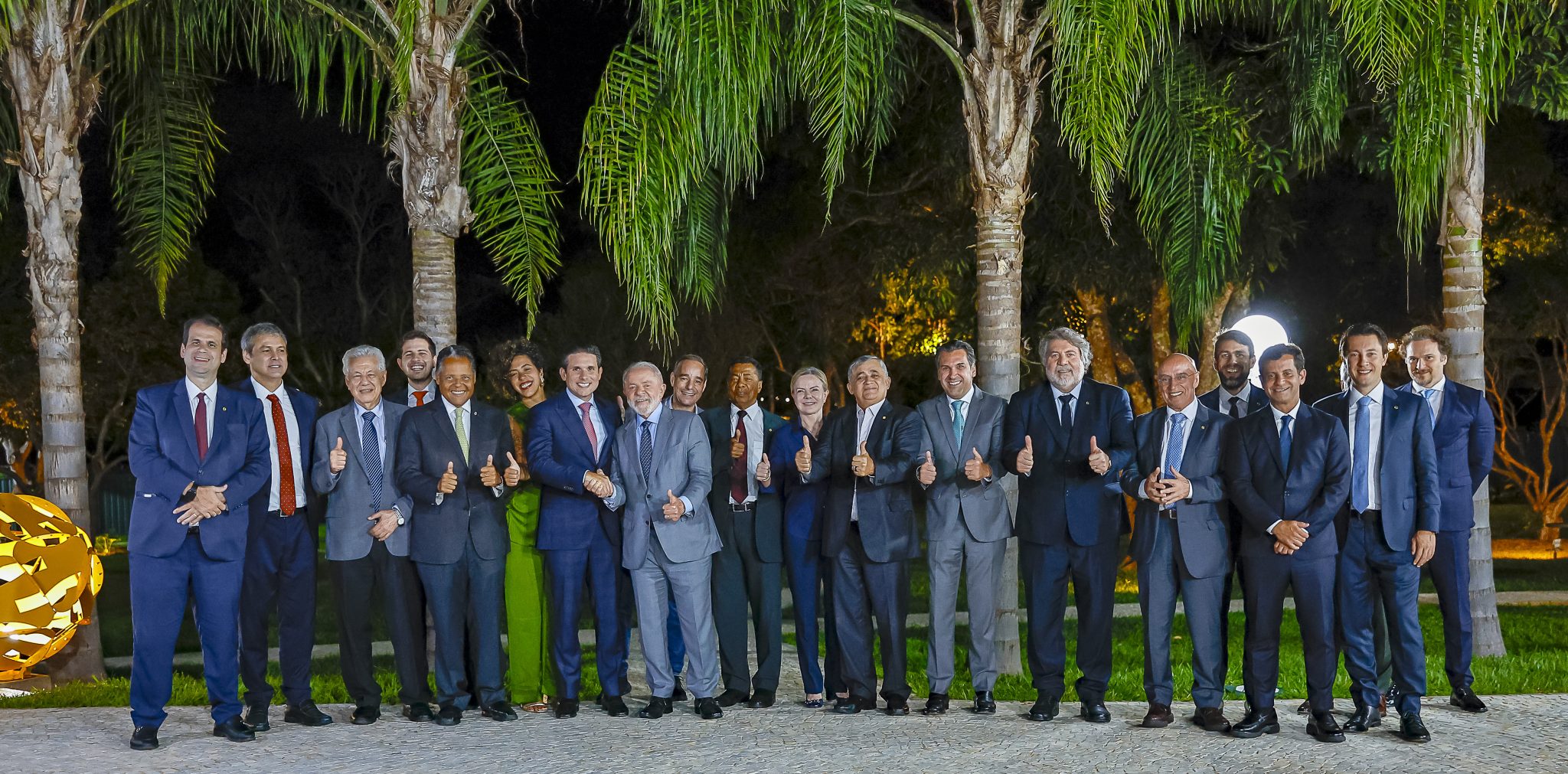 o-novo-constrangimento-de-lula-com-a-sua-base