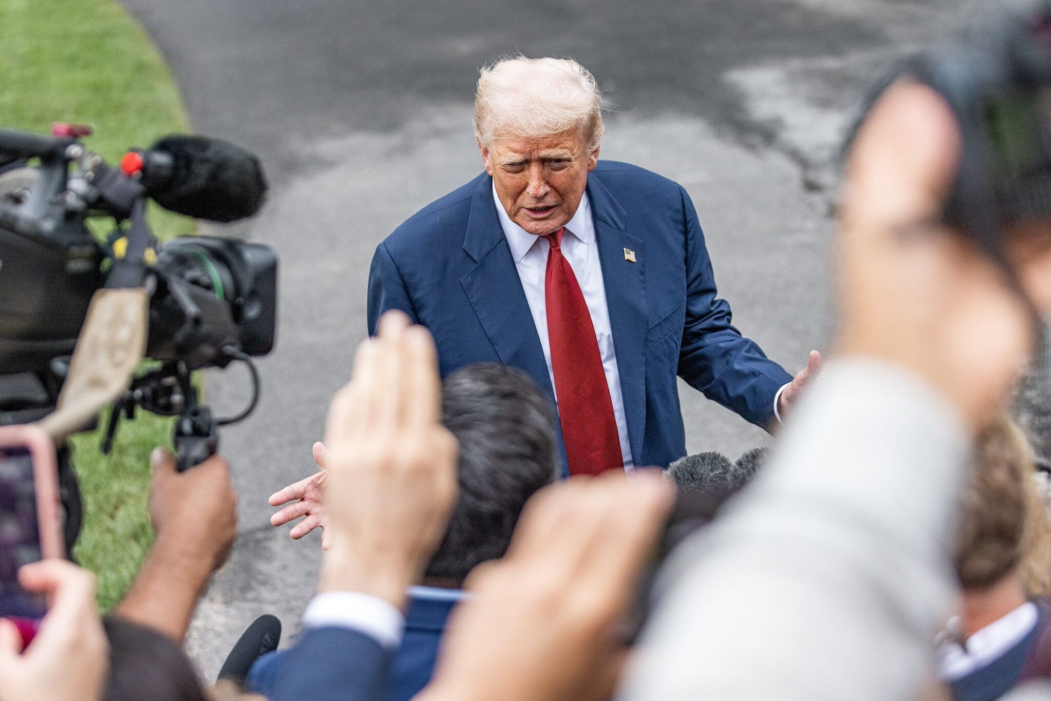 trump-anuncia-planos-para-expulsar-moradores-de-rua-de-washington