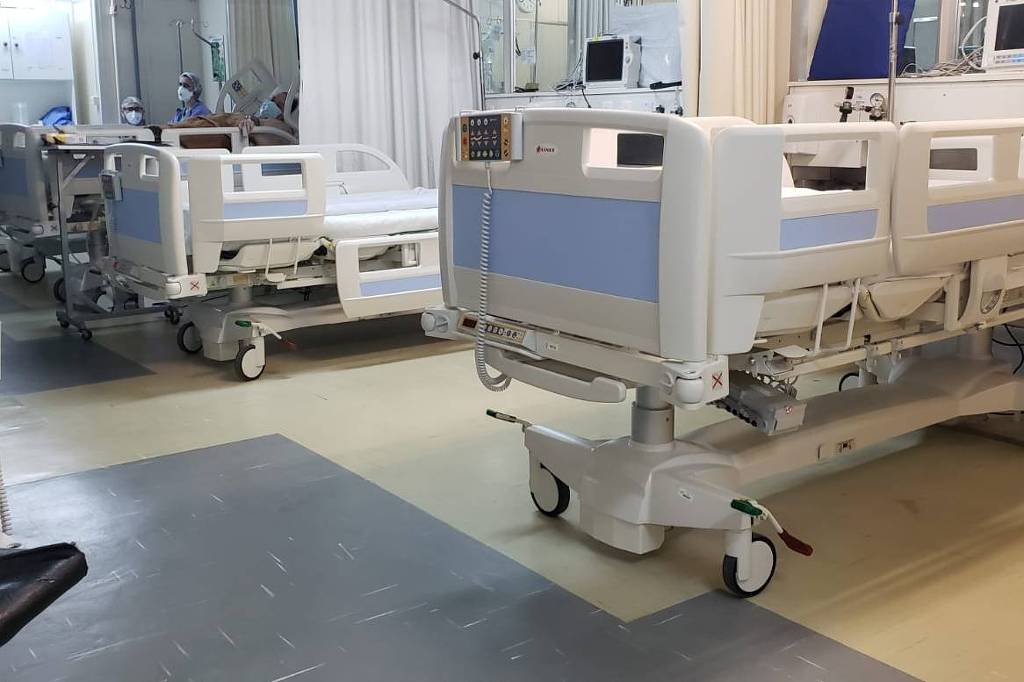 surto-de-covid-19-em-hospital-de-porto-alegre-deixa-dois-mortos-e-65-infectados