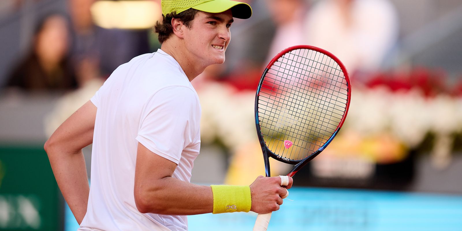 joao-fonseca-vai-a-1a-semi-de-atp-500-apos-abandono-de-rival-no-3o-set