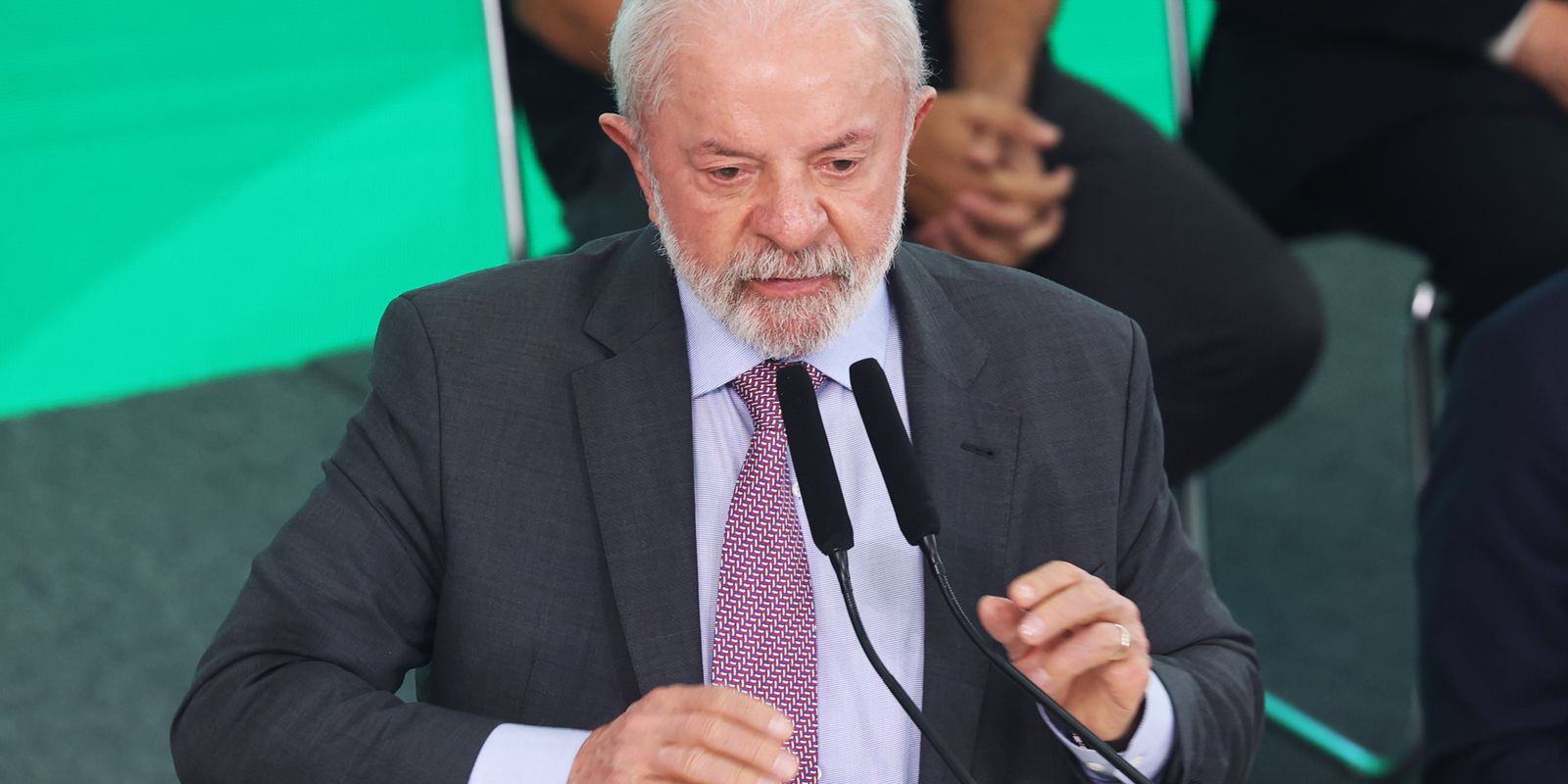 lula-reune-ministros-no-alvorada-e-discute-operacao-policial-no-rio