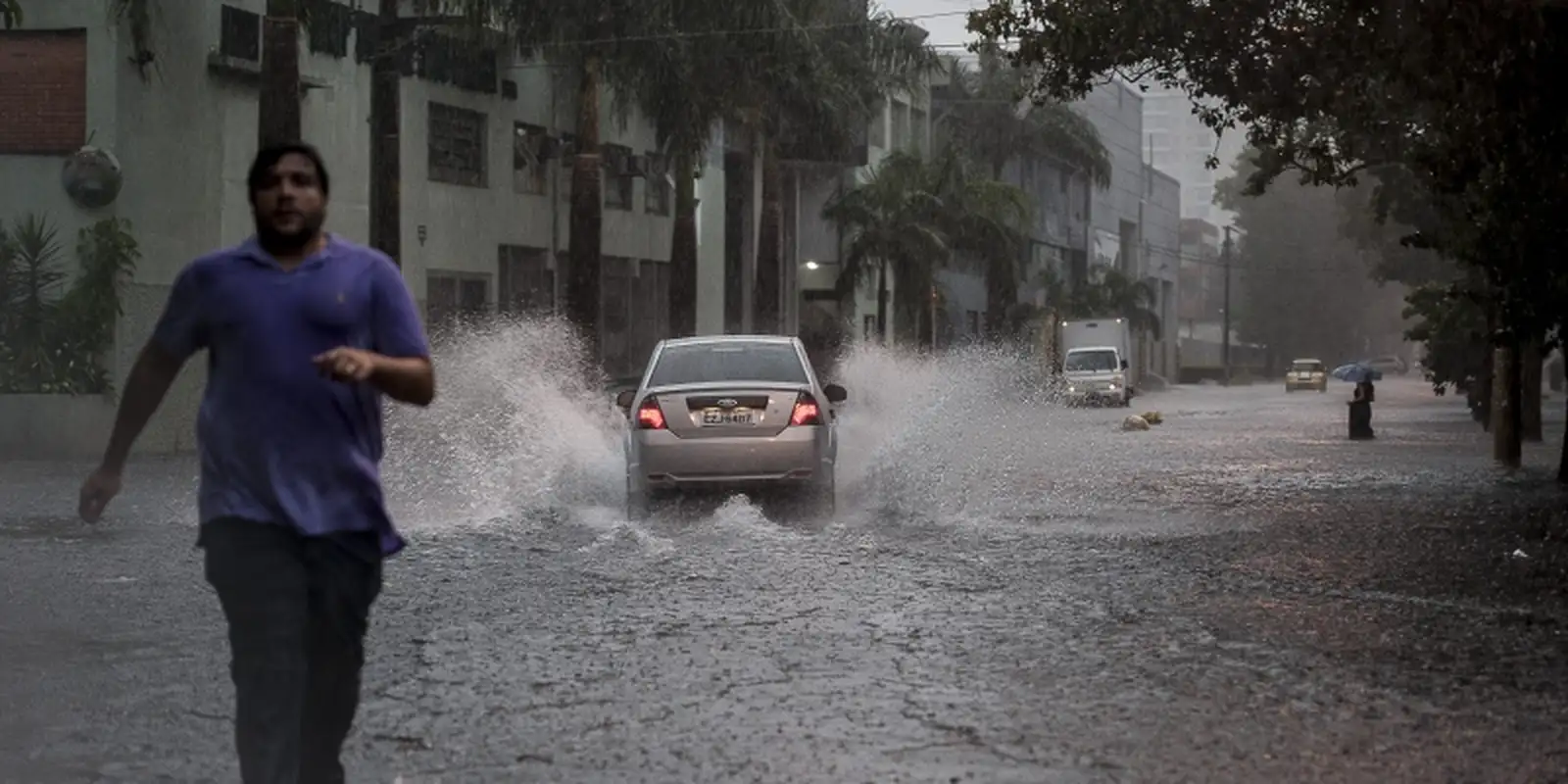sp:-defesa-civil-alerta-para-chuvas-fortes,-rajadas-de-vento-e-granizo