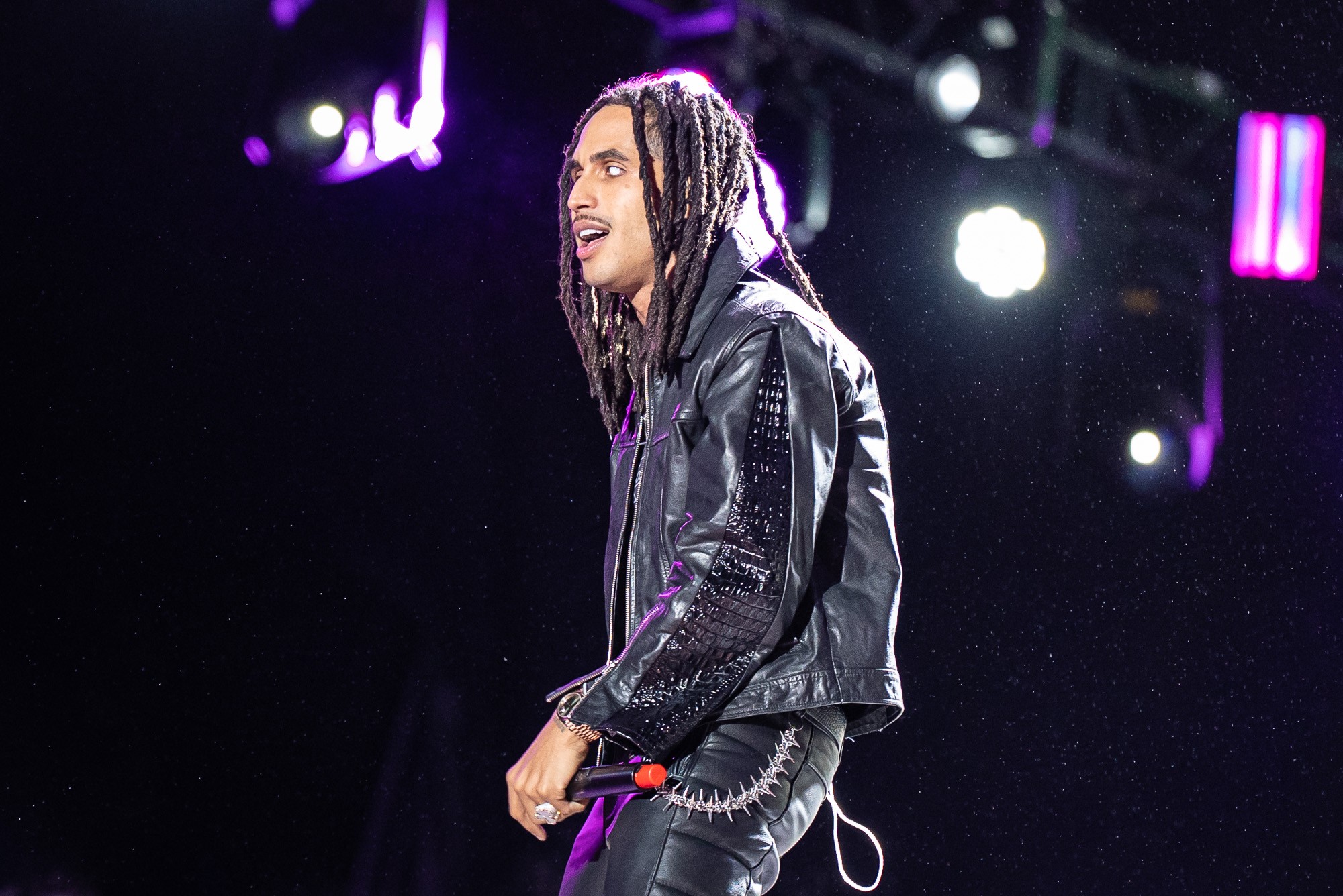 matue-da-passo-atras-com-album-‘xtranho’,-que-so-e-disruptivo-para-adolescentes;-leia-critica