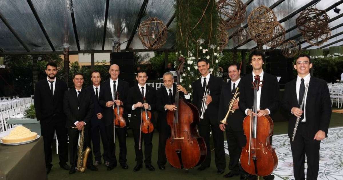 encantado-adia-show-de-clauber-coral-&-orquestra-para-o-dia-5-de-janeiro