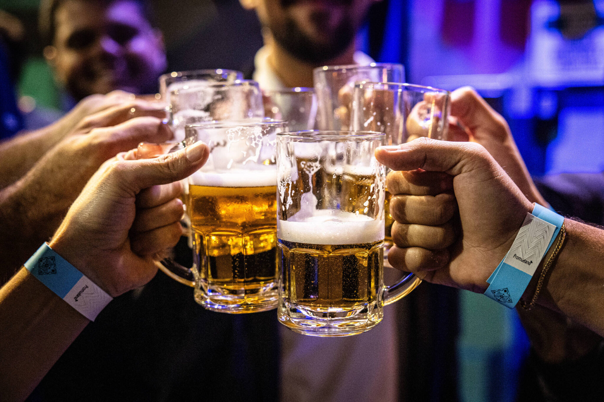 bebidas-adulteradas-com-metanol-tinham-mesmo-preco-de-garrafas-originais,-diz-delegada