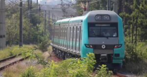 trem-da-linha-9-esmeralda-descarrila-em-sp-e-afeta-circulacao