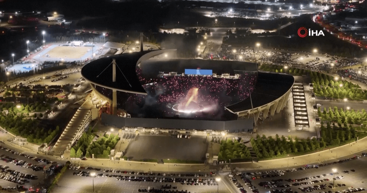 apos-falas-antissemitas,-show-de-kanye-west-em-istambul-reune-100-mil-fas