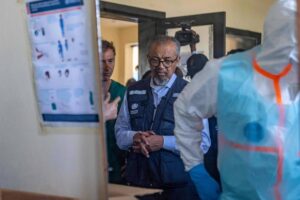 oms-reduz-de-906-para-116-numero-de-casos-suspeitos-de-ebola-na-rdc-e-uganda