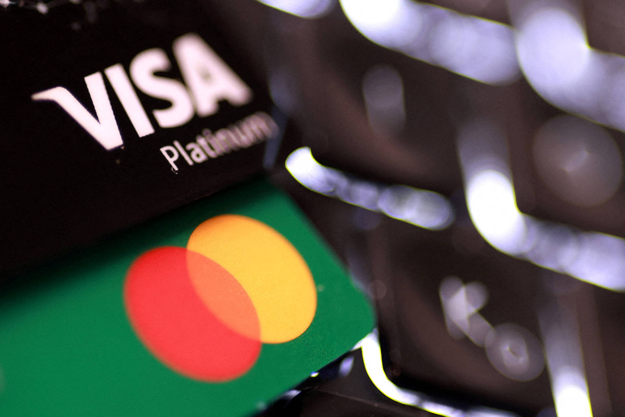juiz-aprova-acordo-de-us$-38-bi-de-indenizacao-de-visa-e-mastercard-a-comerciantes-nos-eua