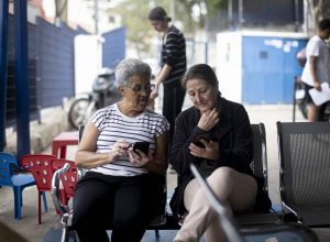 curso-de-inclusao-digital-em-ubs-de-sp-aproxima-idosos-e-ajuda-a-superar-isolamento