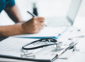 enamed:-mec-prorroga-ate-30-de-julho-prazo-de-inscricoes-do-exame-que-vai-selecionar-profissionais-para-residencia-medica