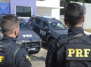 prf-apreende-fuzis-que-estavam-sendo-levados-do-rio-para-porto-seguro