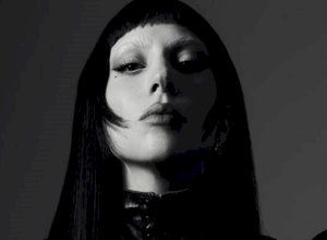 lady-gaga-anuncia-edicao-especial-de-‘mayhem’-em-vinil-liquido