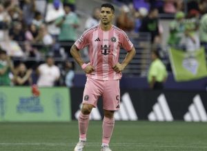 craque-e-suspenso-por-cuspir-em-membro-da-comissao-tecnica