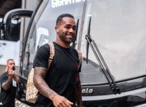 vasco-anuncia-a-rescisao-do-contrato-de-alex-teixeira