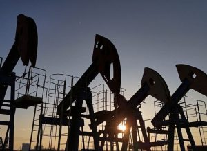 petroleo-fecha-em-alta-pelo-terceiro-dia-seguido-com-tensoes-geopoliticas