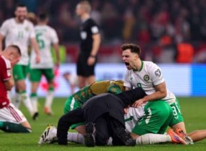 irlanda-supera-hungria-no-ultimo-suspiro-e-garante-vaga-na-repescagem