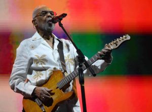 gilberto-gil-e-onipresente-em-cruzeiro-com-gilsons-e-coro-para-preta-gil