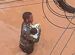 “eu-so-fui”:-ex-soldado-salva-crianca-de-inundacao-em-juiz-de-fora