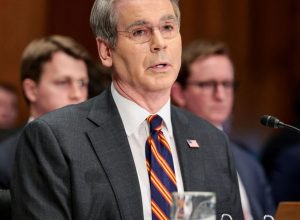 eua-podem-suspender-mais-sancoes-contra-petroleo-russo,-diz-bessent