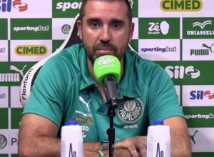 auxiliar-detalha-adaptacao-de-john-arias-no-palmeiras:-“e-preciso-de-tempo”