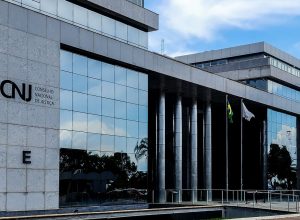 cnj-e-cnmp-aprovam-novos-penduricalhos-para-juizes-e-membros-do-mp