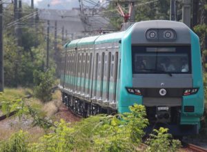 trem-da-linha-9-esmeralda-descarrila-em-sp-e-afeta-circulacao
