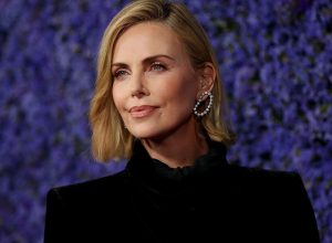 charlize-theron-diz-que-nao-quer-mais-dividir-casa-com-parceiros