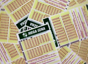 mega-sena-acumula-e-premio-vai-a-r$-52-milhoes