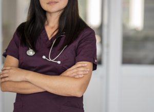 mec-oficializa-novas-regras-para-cursos-de-enfermagem;-graduacao-tera-minimo-de-4-mil-horas-presenciais