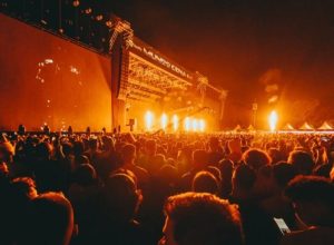 6-meses-apos-cancelamento,-maior-festival-de-rap-do-pais-segue-sem-pagar-artistas-e-reembolsos