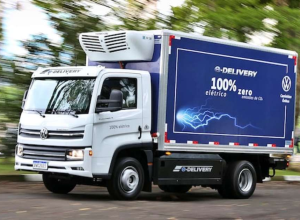 volvo-domina-vendas-de-caminhoes-pesados,-mas-mercado-cai-13,6%-no-ano