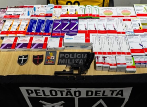 suspeitos-assaltam-farmacia-e-levam-carga-de-r$-12-mil-na-zona-leste-de-sp