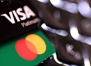 juiz-aprova-acordo-de-us$-38-bi-de-indenizacao-de-visa-e-mastercard-a-comerciantes-nos-eua