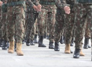 justica-decide-que-militar-nao-pode-acumular-adicionais-e-uniao-espera-economizar-r$-3-bilhoes